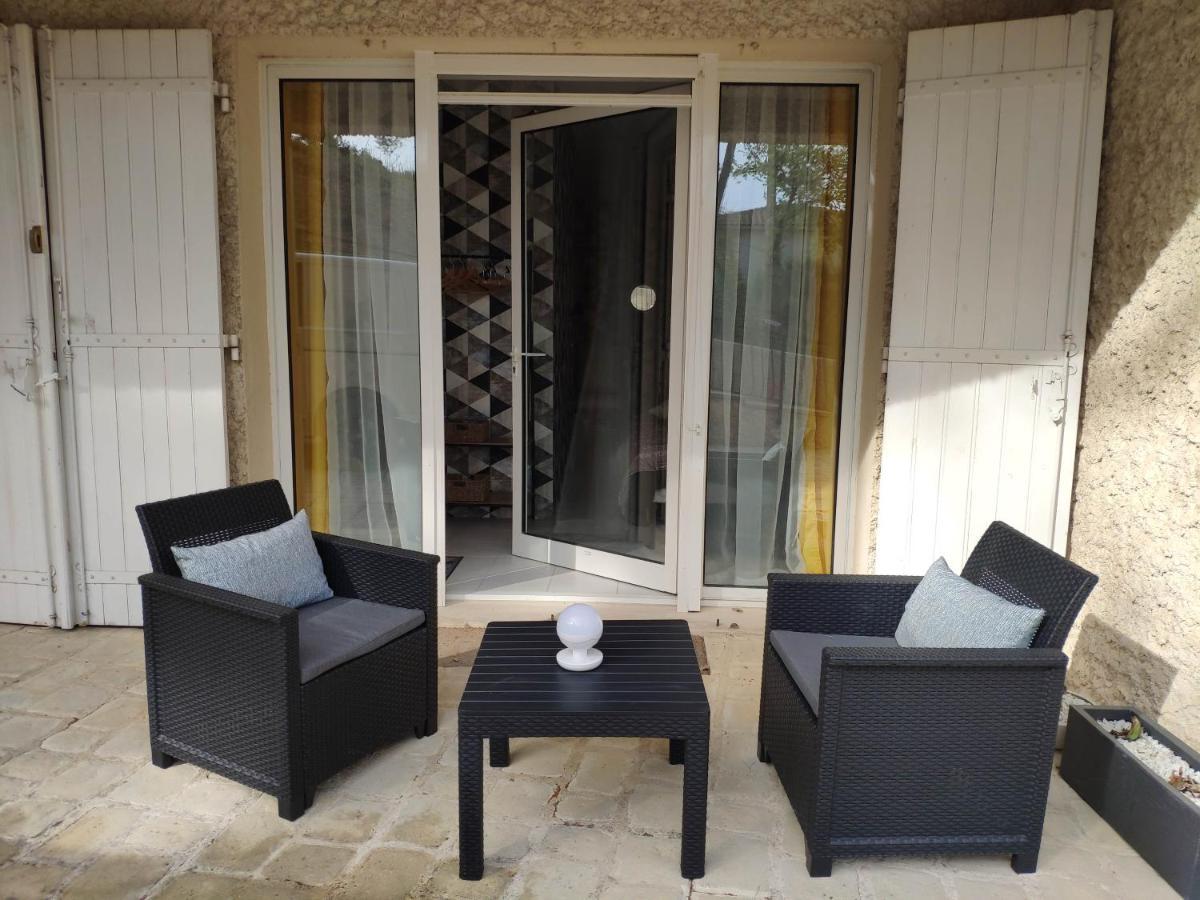 La Tourelle Suite Cosy Entre Vignoble Aixois Et Luberon Le Puy-Sainte-Réparade Екстериор снимка