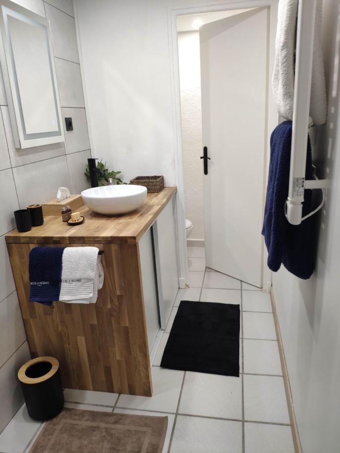 La Tourelle Suite Cosy Entre Vignoble Aixois Et Luberon Le Puy-Sainte-Réparade Екстериор снимка
