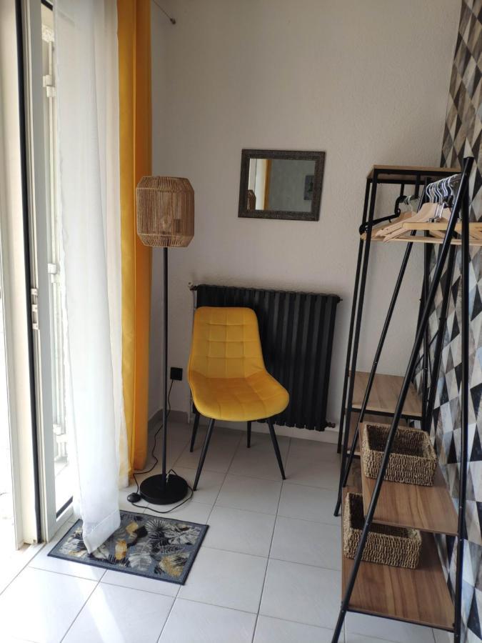 La Tourelle Suite Cosy Entre Vignoble Aixois Et Luberon Le Puy-Sainte-Réparade Екстериор снимка