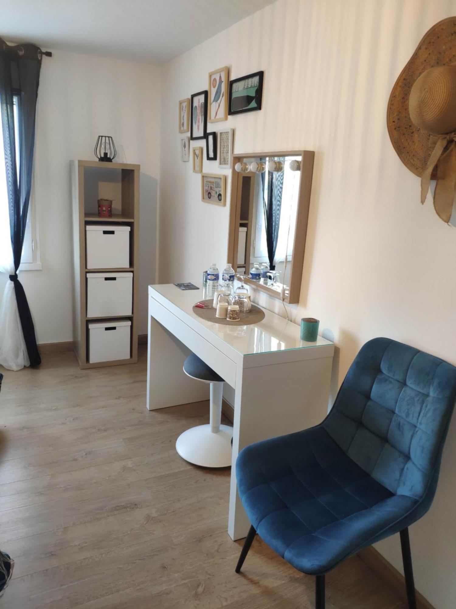 La Tourelle Suite Cosy Entre Vignoble Aixois Et Luberon Le Puy-Sainte-Réparade Екстериор снимка