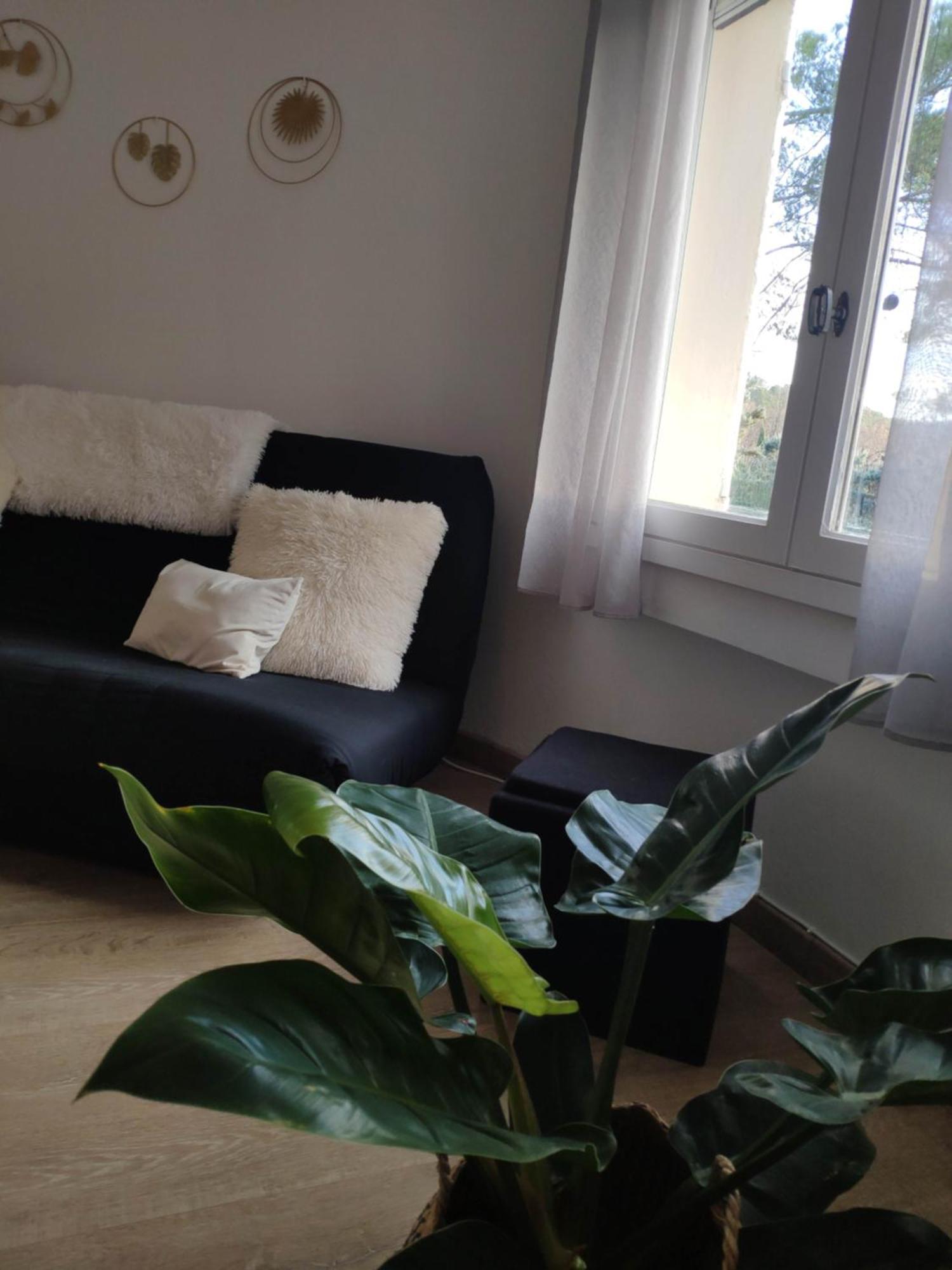 La Tourelle Suite Cosy Entre Vignoble Aixois Et Luberon Le Puy-Sainte-Réparade Екстериор снимка