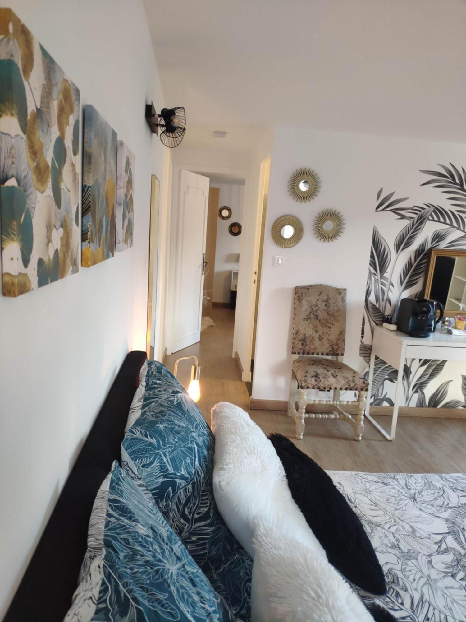 La Tourelle Suite Cosy Entre Vignoble Aixois Et Luberon Le Puy-Sainte-Réparade Екстериор снимка
