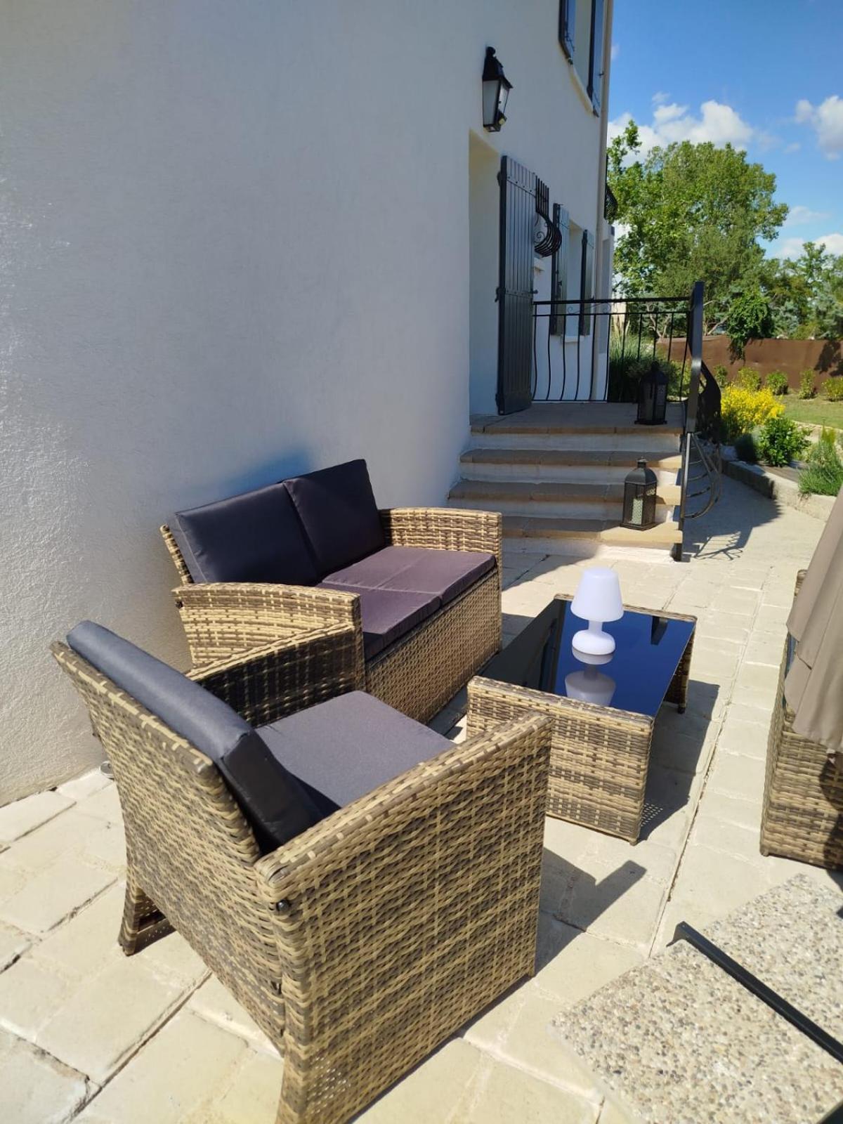 La Tourelle Suite Cosy Entre Vignoble Aixois Et Luberon Le Puy-Sainte-Réparade Екстериор снимка